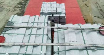 龙岩 芝麻白仿形加直形路沿石出货日常