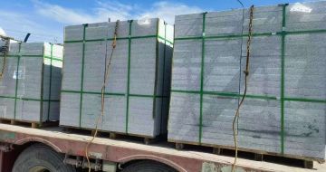 龙岩 芝麻白花岗岩地铺石装车日常