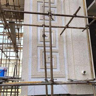 龙岩 黄金麻花岗岩别墅外墙干挂回纹造型效果