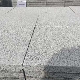 龙岩 白麻花岗岩石材推荐 荔枝面地铺石