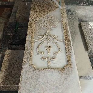 龙岩 黄金麻花岗岩异形加工雕刻栏杆大柱