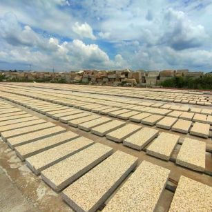 龙岩 黄金麻荔枝面花岗岩石材地铺石防护中