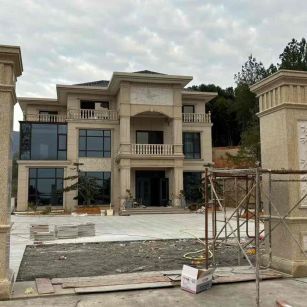 龙岩 黄金麻花岗岩别墅雕花外墙干挂配上门口雕花罗马柱