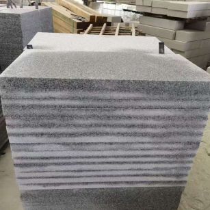 龙岩 芝麻白5公分火烧地铺成品，900*400，规格可定制