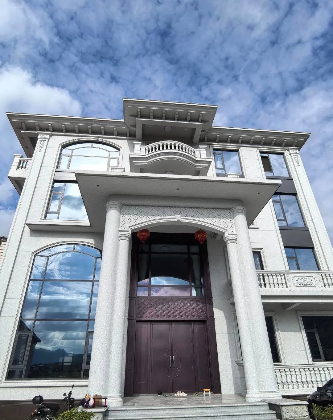 龙岩白麻别墅外墙干挂石材效果示例