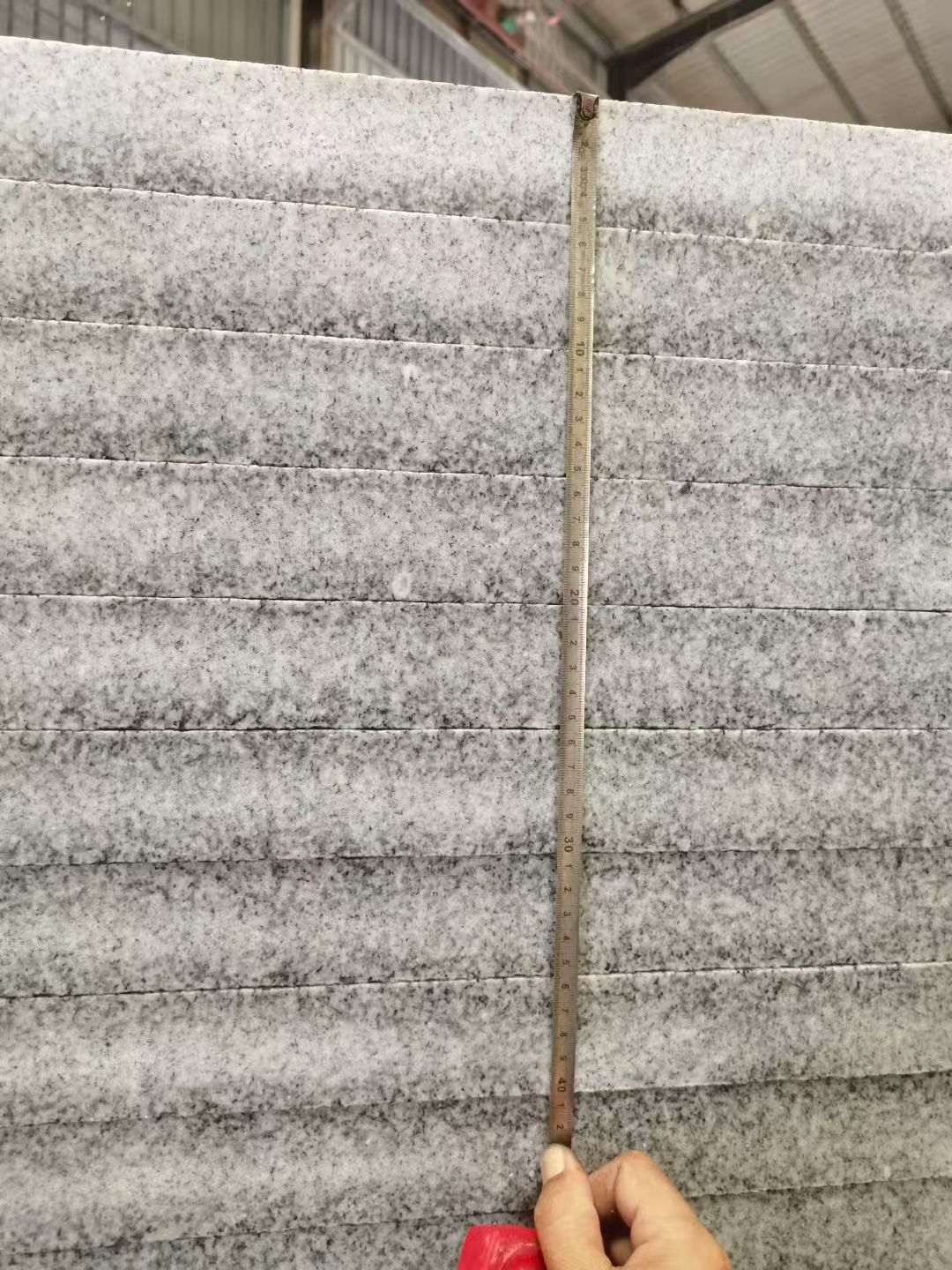 龙岩 芝麻白火烧成品厚薄均匀，B料价格接近A料质量