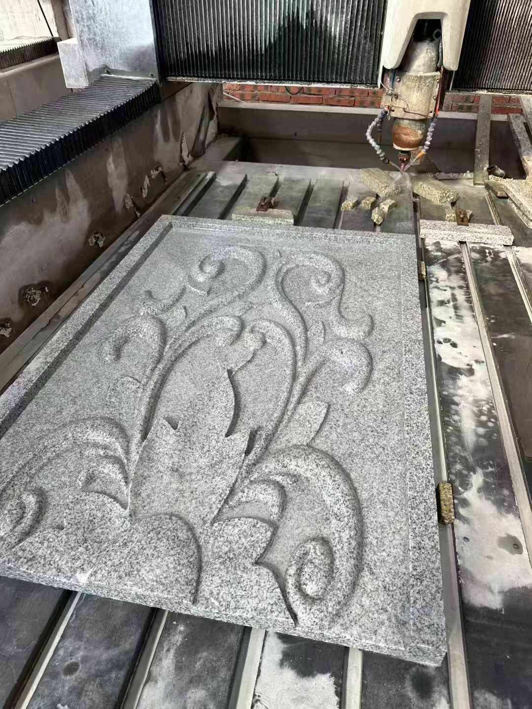 龙岩 白麻别墅干挂雕花板