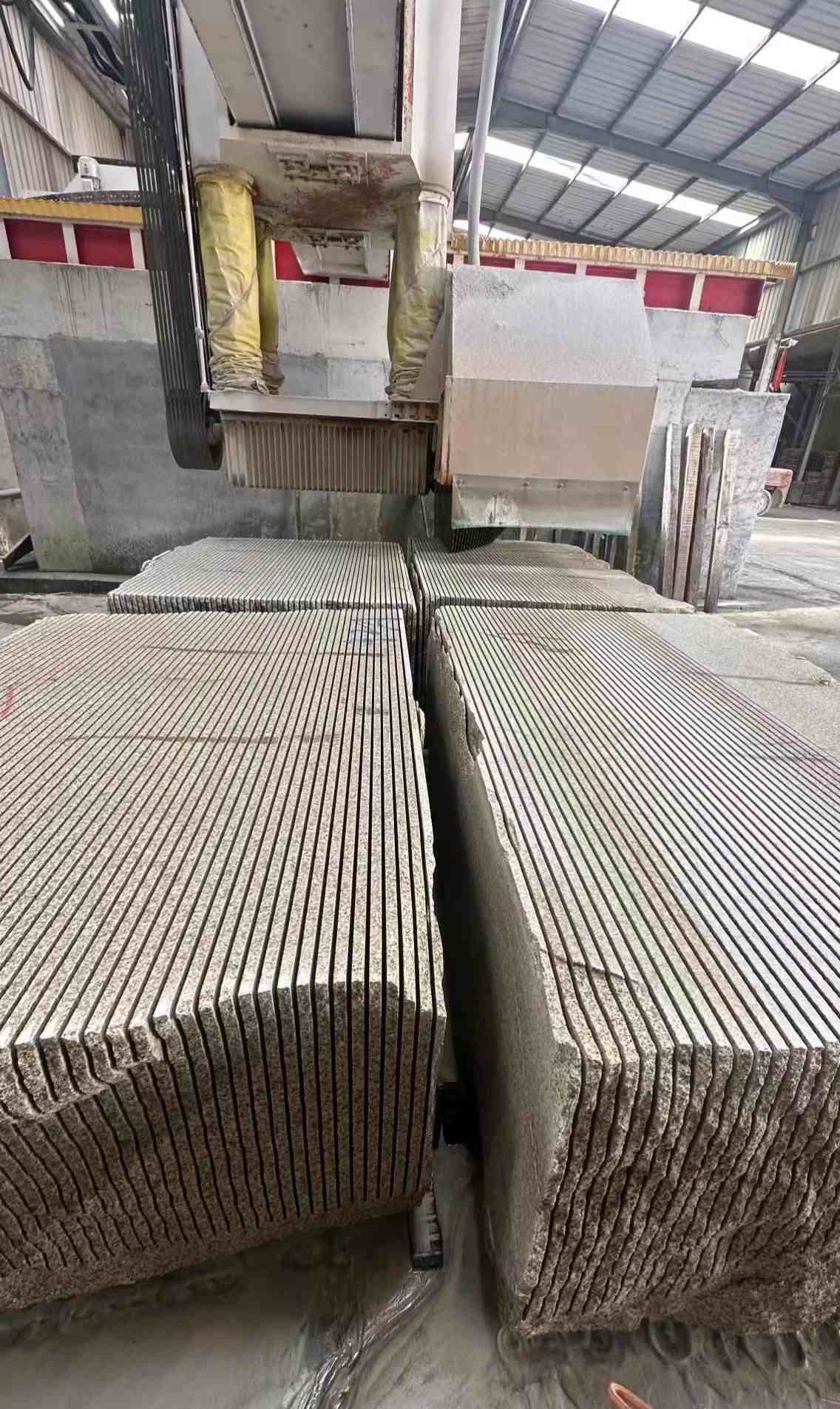 龙岩 车间生产日常，黄金麻白麻花岗岩