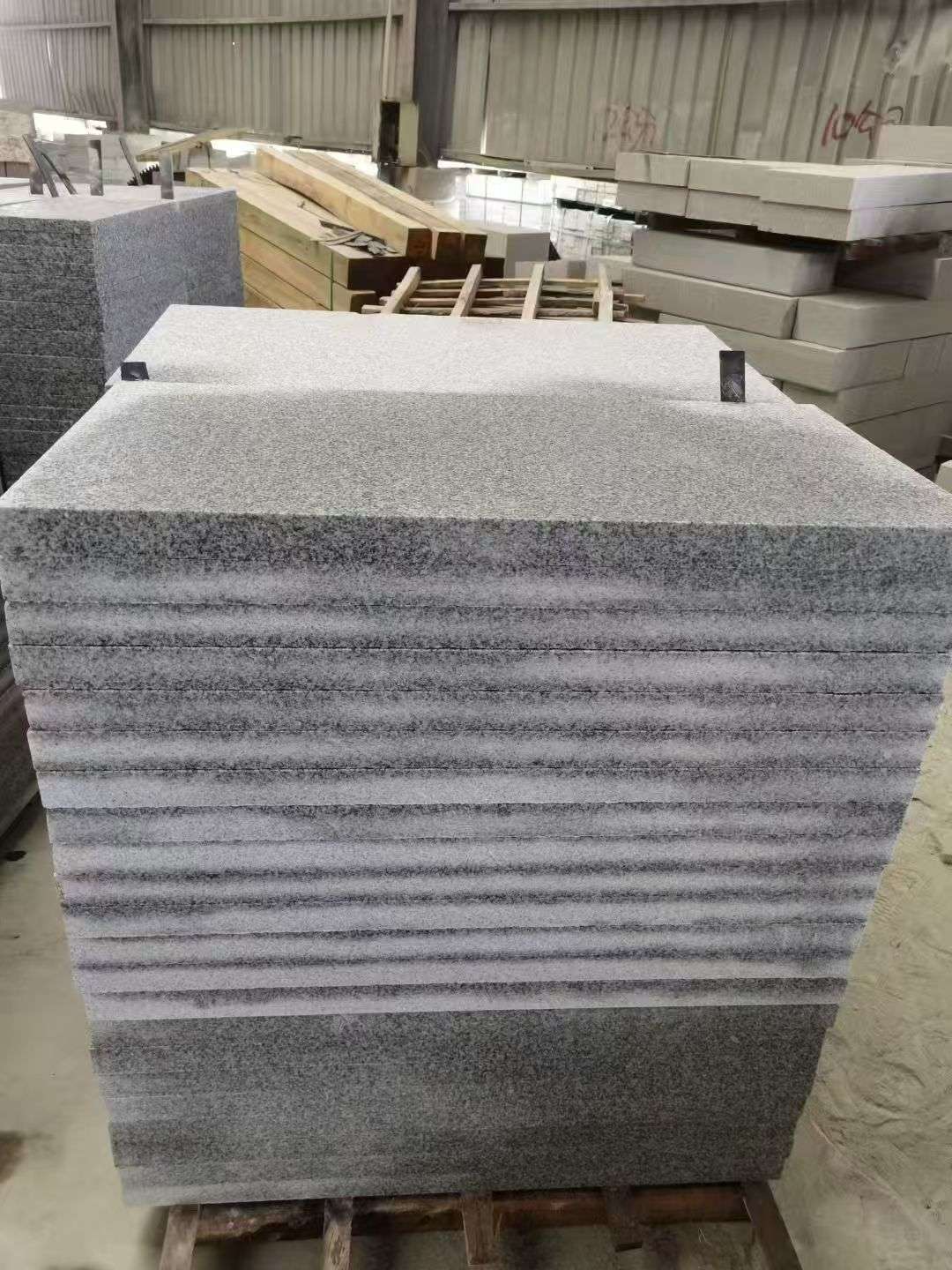 龙岩 芝麻白5公分火烧地铺成品，900*400，规格可定制