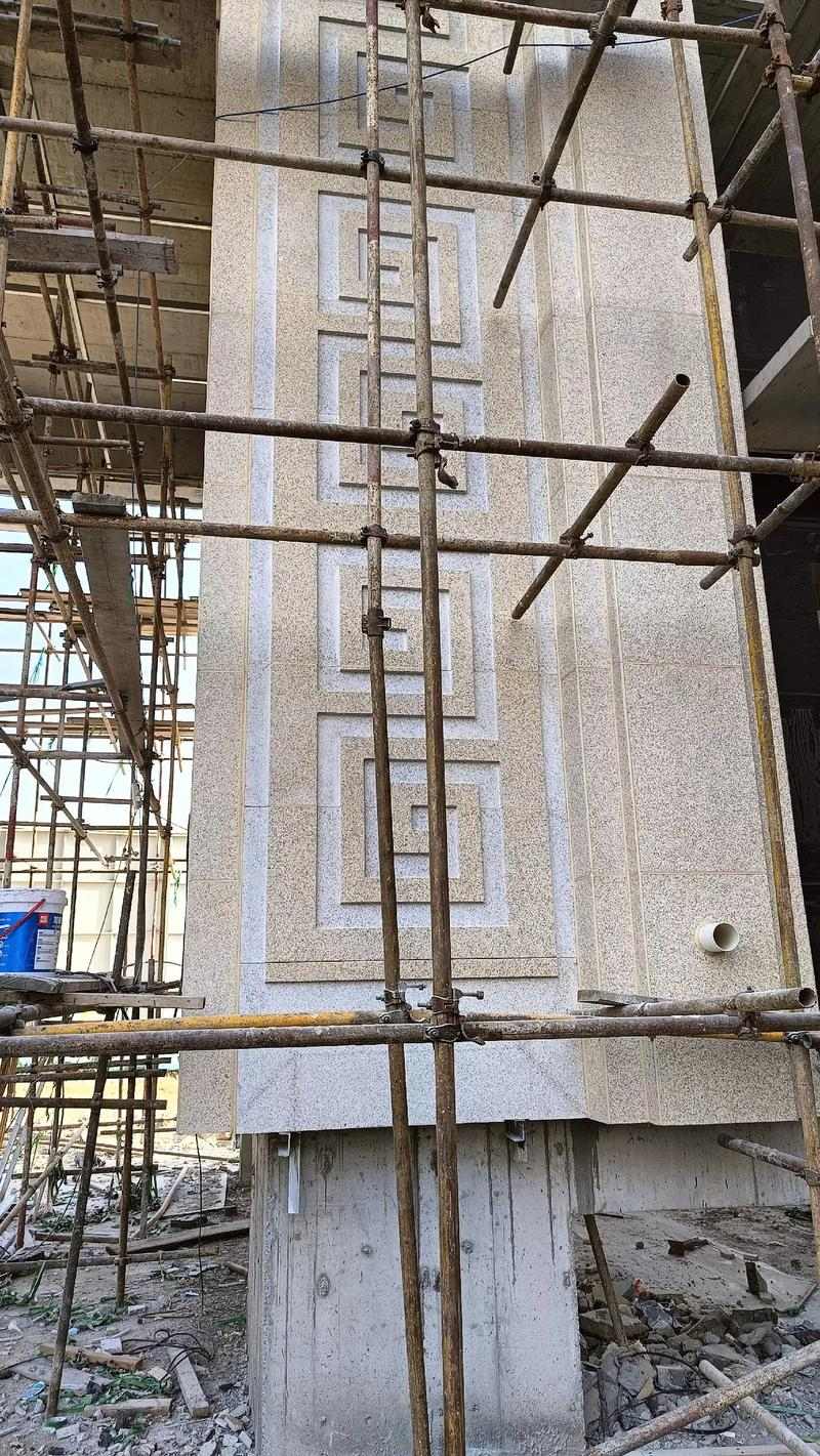 龙岩 黄金麻花岗岩别墅外墙干挂回纹造型效果