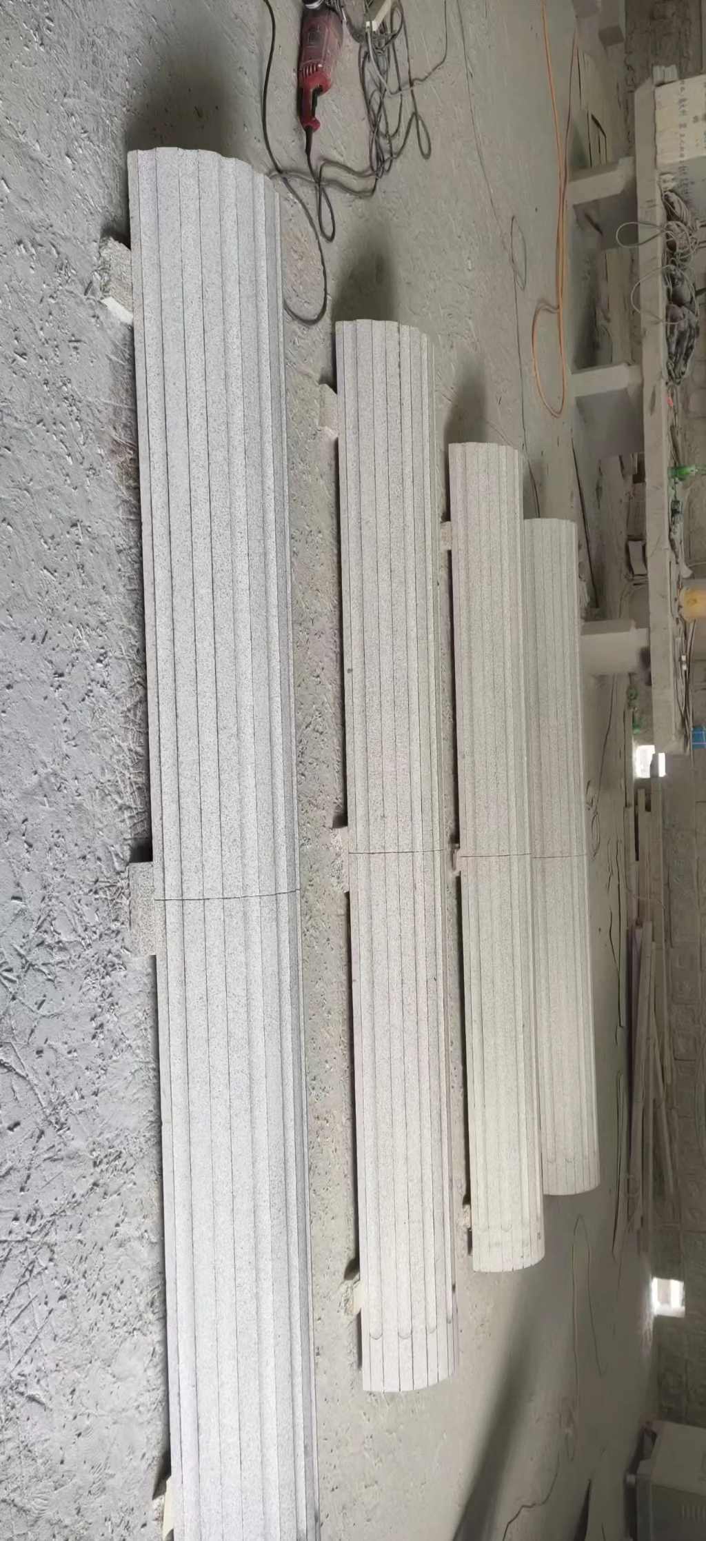 龙岩 花岗岩厂家带你看白麻花岗岩门楼大柱柱皮