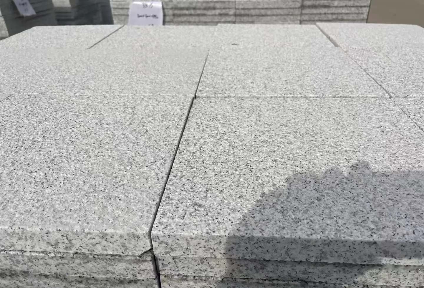 龙岩 白麻花岗岩石材推荐 荔枝面地铺石