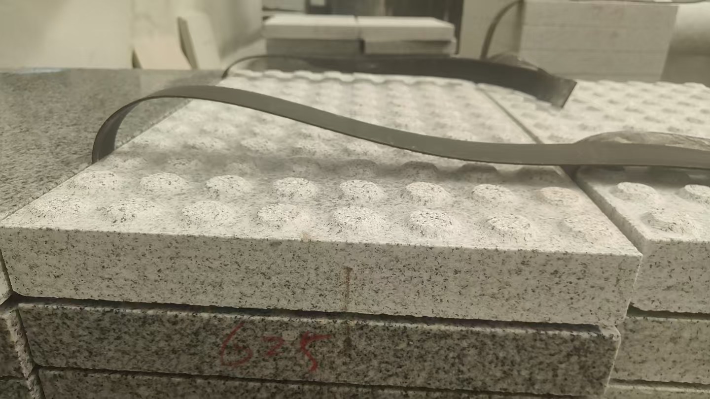 龙岩 芝麻白花岗岩6.0公分荔枝面五轴加工雕刻盲点