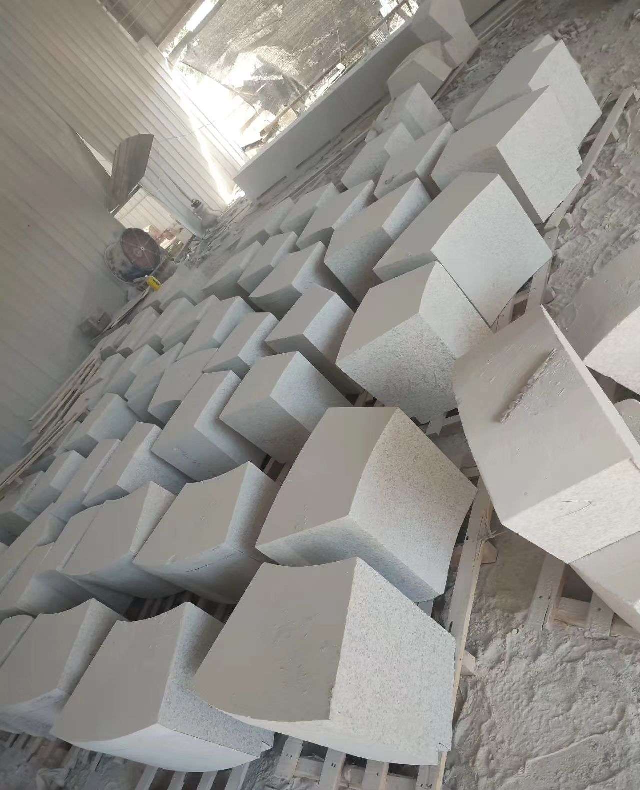 龙岩 白麻花岗岩异形坐凳