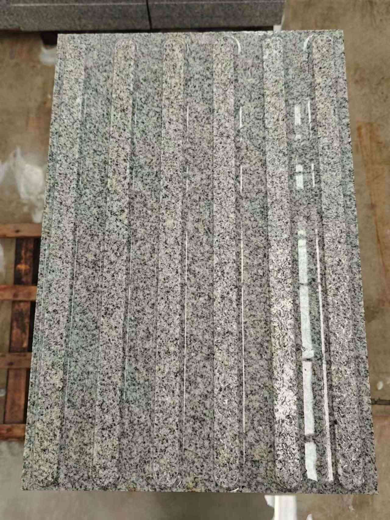 龙岩 芝麻白花岗岩荔枝面雕刻盲道，盲条