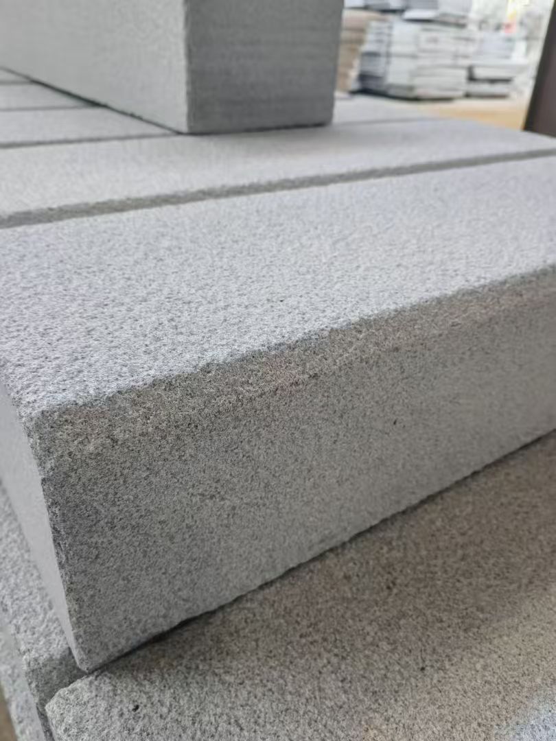 龙岩 芝麻灰荔枝面路沿石