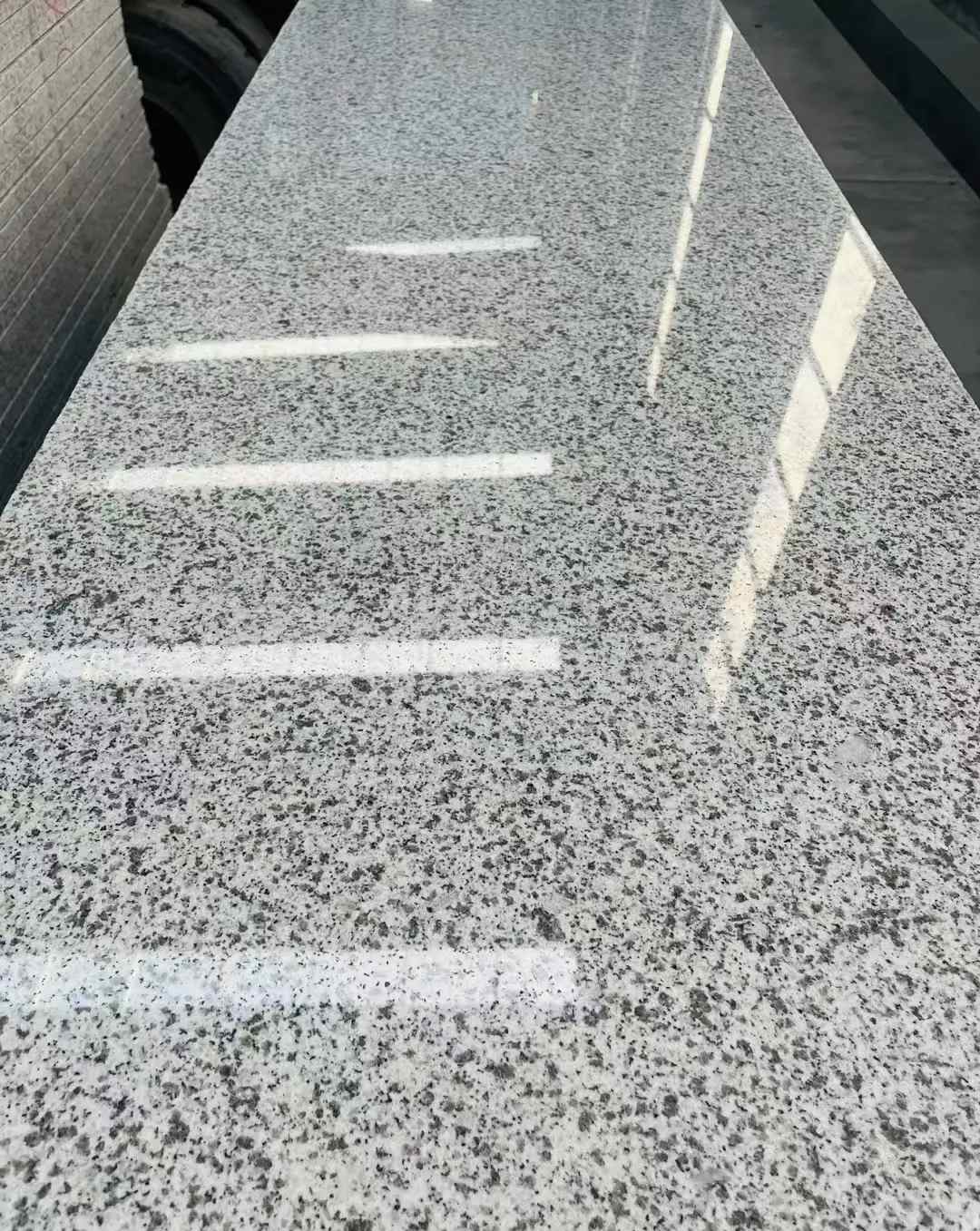 龙岩 白麻花岗岩光面毛板